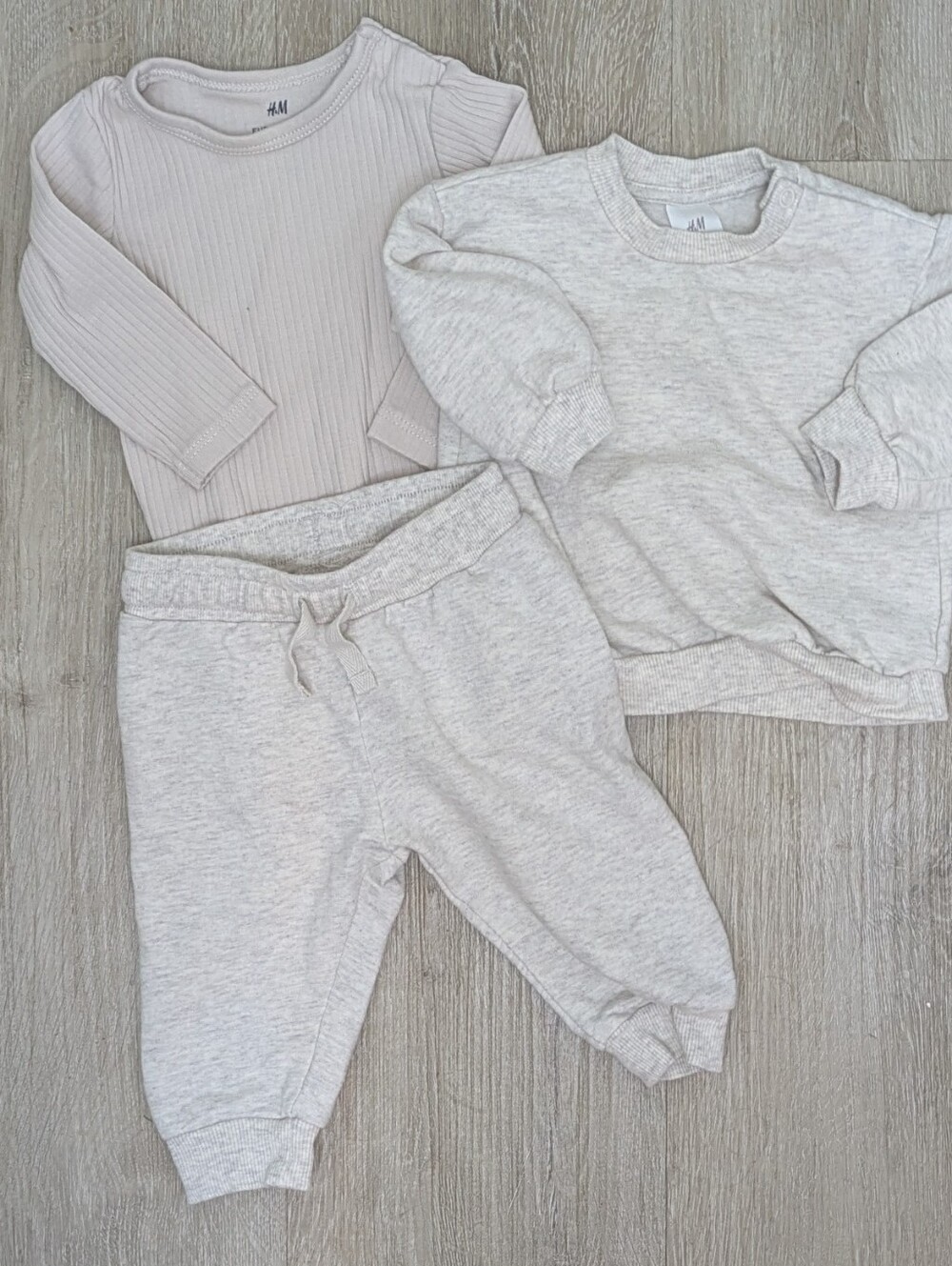 H&M Baby Gender Neutral Beige Long Sleeve And Pants Set 3 Month